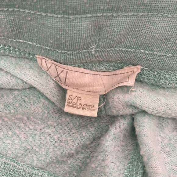 Forever 21 XXI Sweat-shorts Bundle - Small - Picture 3 of 4